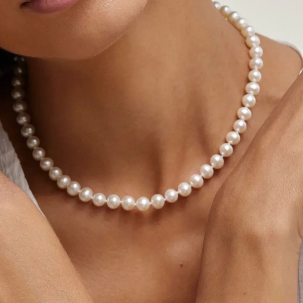 Minicci Classic White Pearl Necklace